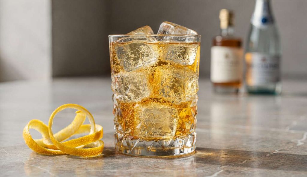 Cocktail Gin Pétillant à la Fleur de Sureau : recette Festive