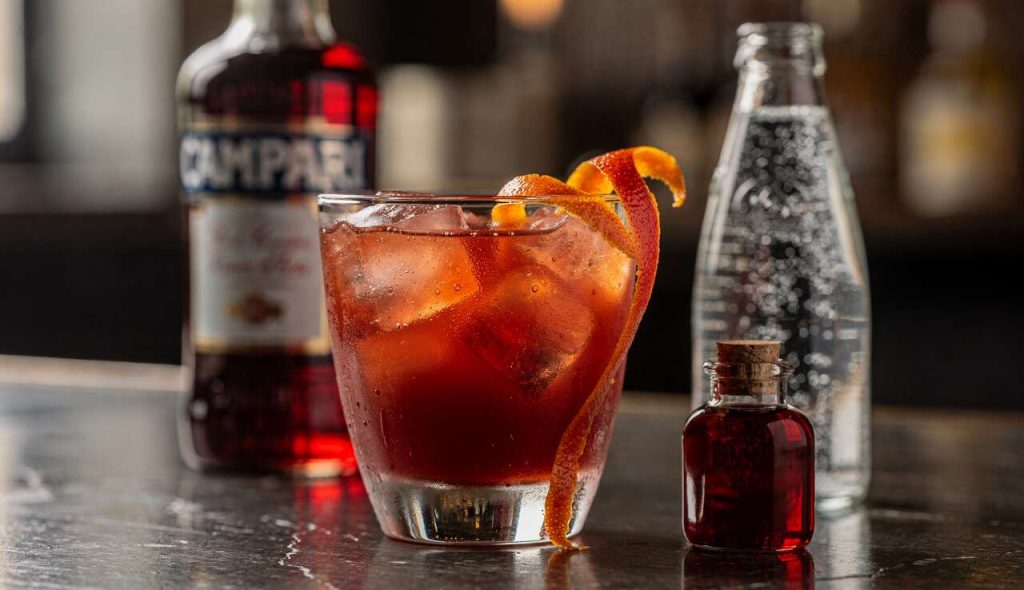 Cocktail Americano à l'orange sanguine : recette irrésistible