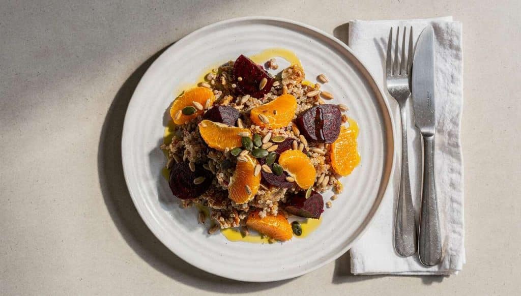 Salade de Betterave Rouge, céréales et Orange : recette Fraîche et Colorée