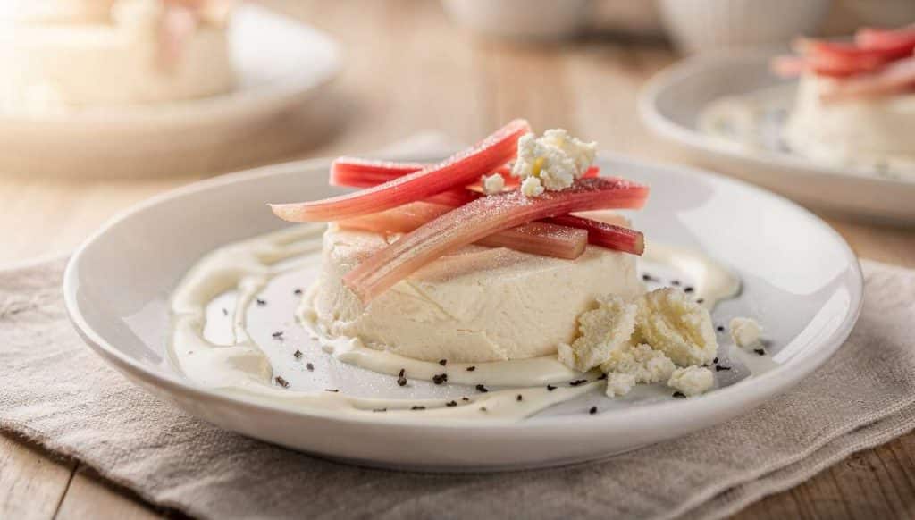 Mousses rhubarbe et brebis frais : recette gourmande