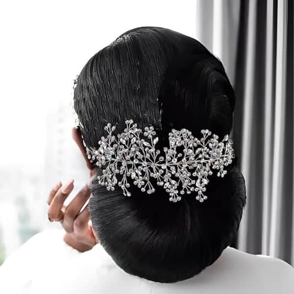 Découvrez notre avis complet sur le serre-tête WEZTEZ : l'accessoire mariage parfait pour une mariée glamour et élégante. Qualité, style et confort. 