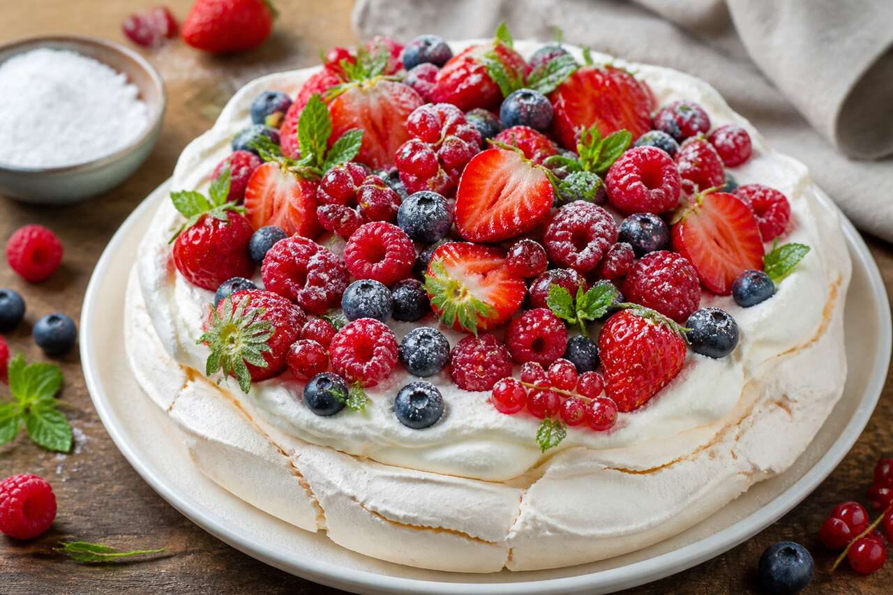 Pavlova aux fruits rouges : recette gourmande étape par étape