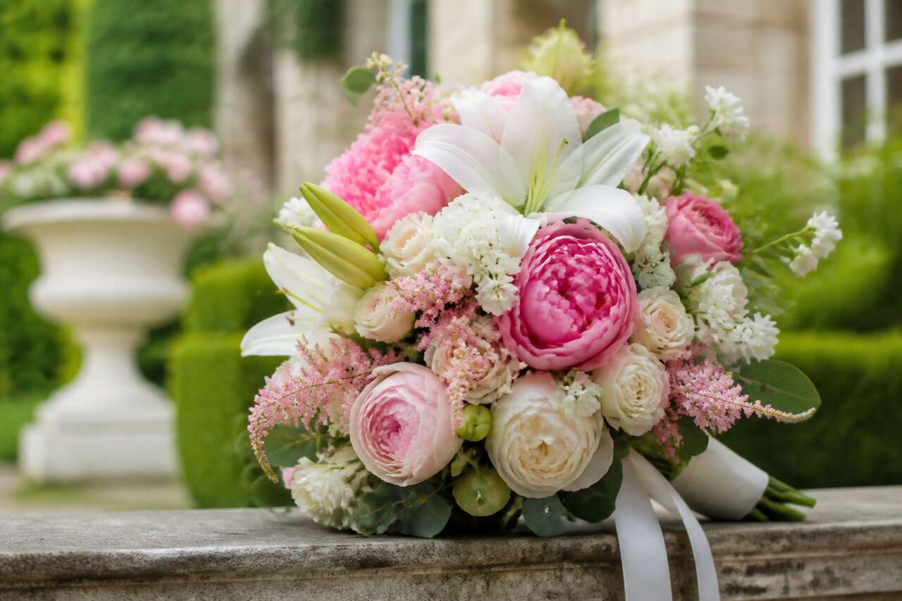 Quelles fleurs et fleuriste choisir pour un mariage ?